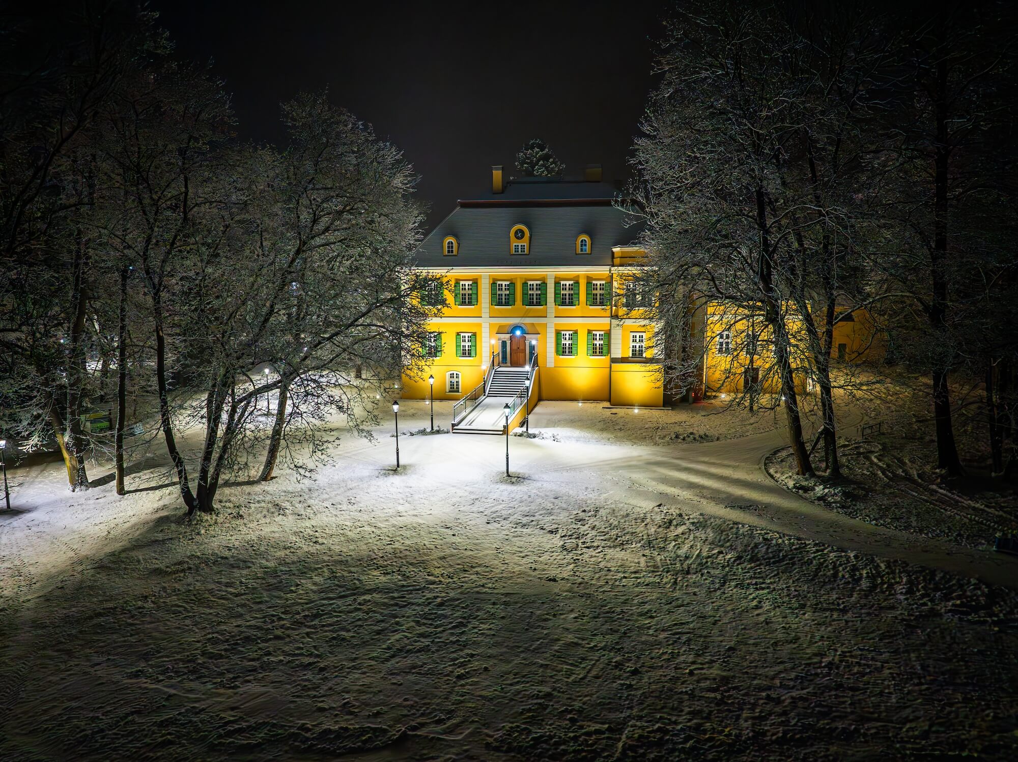 Renowacja i termomodernizacja z historią na pierwszym planie: Przemiana Pałacu w Bukowcu